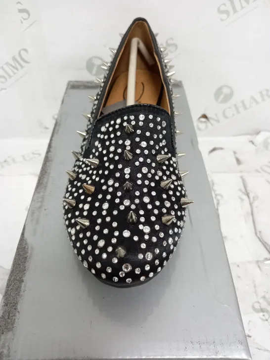 FLAT HEELED SPIKEY SHOE BLACK SATIN SIZE SIZE 5