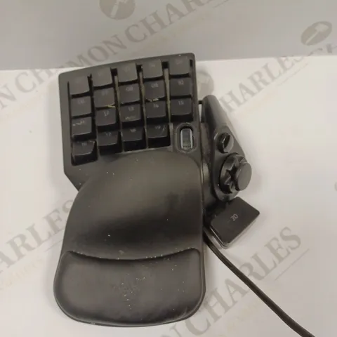 RAZER TARTARUS V2 MECHA-MEMBRANE GAMING KEYPAD 