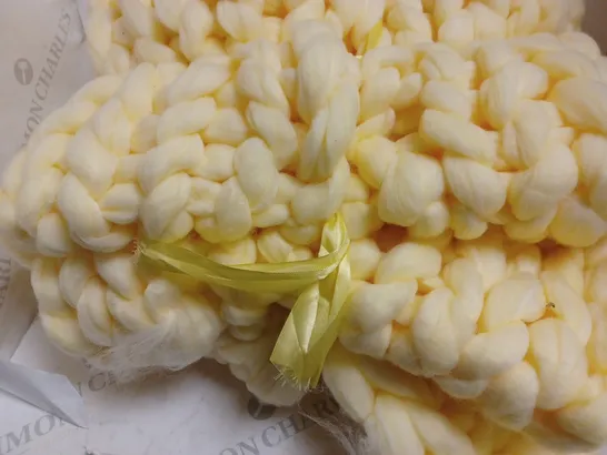 PASTEL YELLOW LARGE KNIT BLANKET 