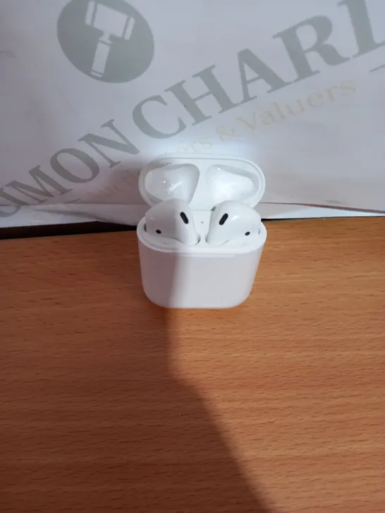 APPLE AIRPODS