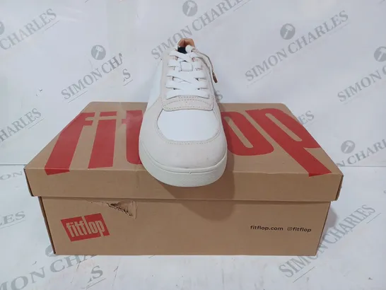 BOXED PAIR OF FITFLOP RALLY LEATHER/SUEDE PANEL SNEAKERS IN WHITE/GREY UK SIZE 6