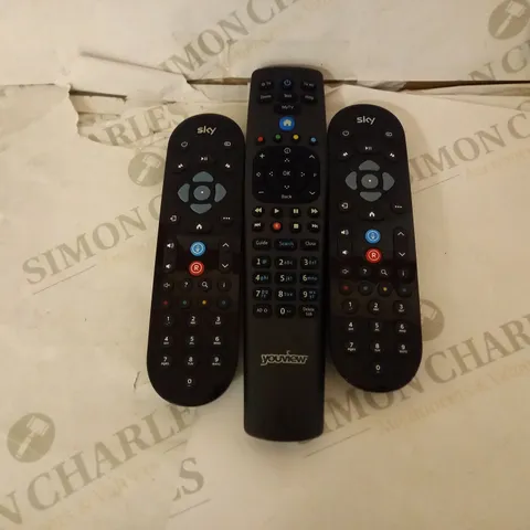 LOT OF TV REMOTES TO INCLUDE 2 SKY Q REMOTES, 1 YOUVIEW REMOTE