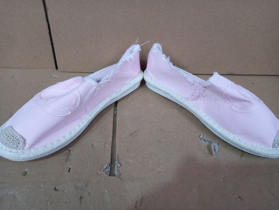 BOXED PAIR OF DESIGNER SLIP ON FOOTWEAR IN PINK EU SIZE 37