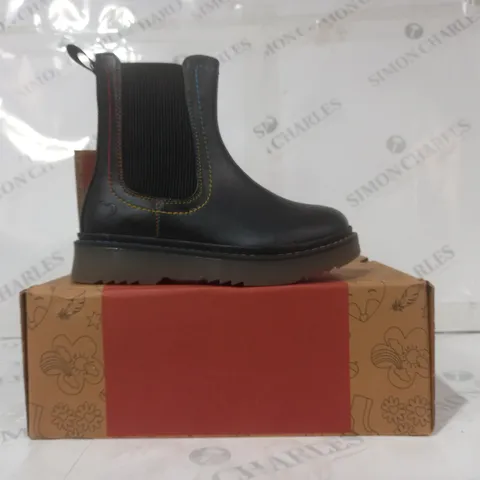 BOXED PAIR OF LITTLE HEAVENLY FEET ALANA RAINBOW KIDS BOOTS IN BLACK SIZE 11