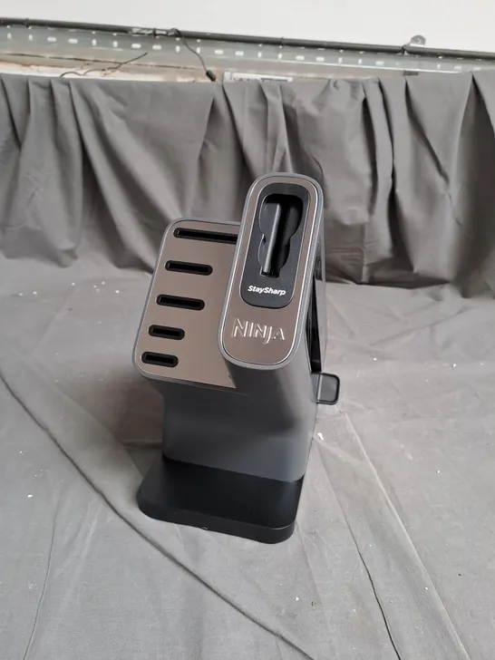 BOXED NINJA FOODI STAYSHARP KNIFE BLOCK WITH INTEGRATED SHARPENER K32005UK - COLLECTION ONLY