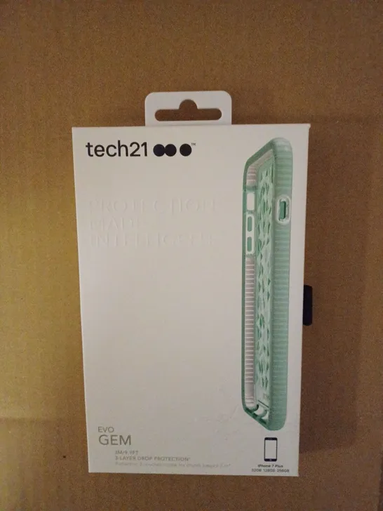 LOT OF APPROXIMATELY 79 BRAND NEW BOXED TECH 21 EVO GEM CASE WITH 9.9FT 3-LAYER DROP PROTECTION FOR IPHONE 7 PLUS T21-5429 GREEN