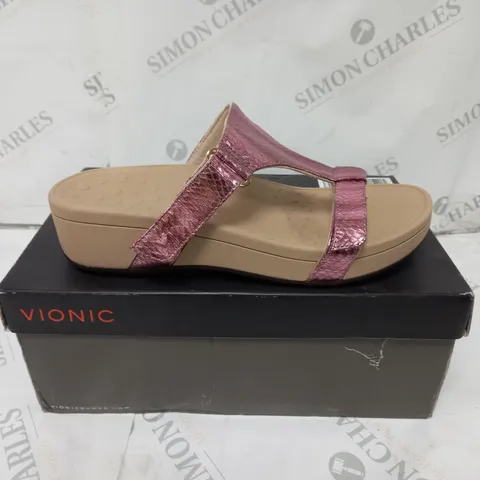 BOXED PAIR OF VIONIC ELLIE SANDALS PINK/METALLIC SIZE 7