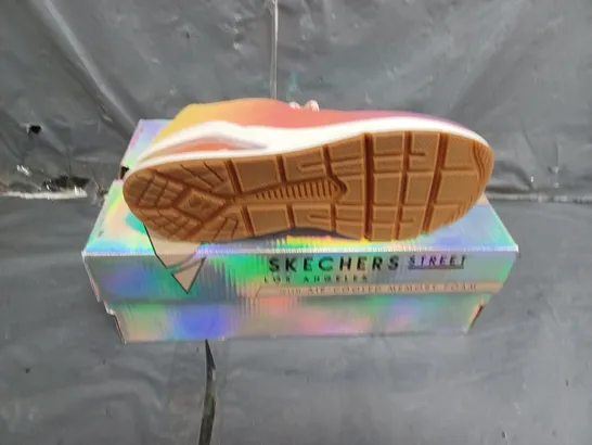 BOXED WOMENS SKECHERS AIR-COOLED MEMORY FOAM TRAINERS SIZE 6