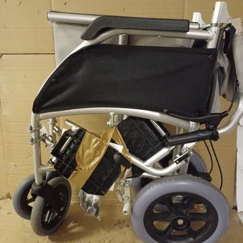 DRIVE DEVILBISS HEALTHCARE WHEELCHAIR