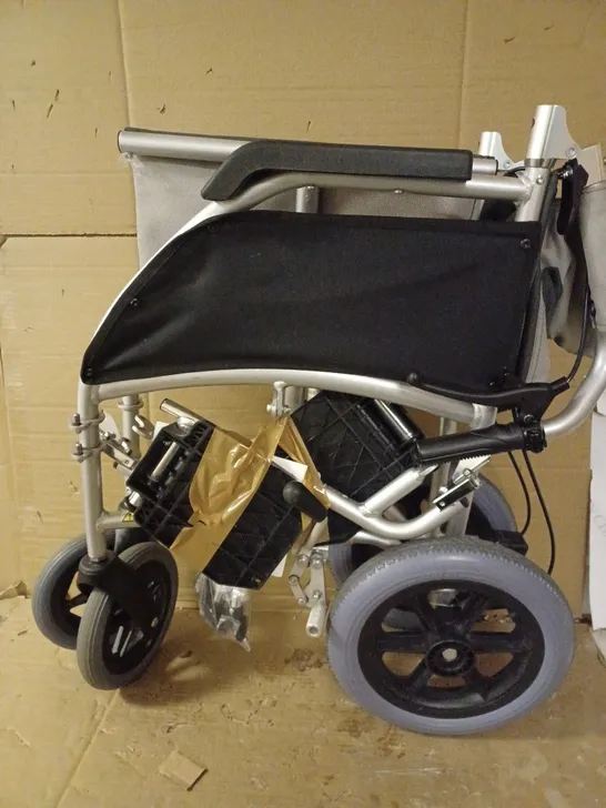 DRIVE DEVILBISS HEALTHCARE WHEELCHAIR