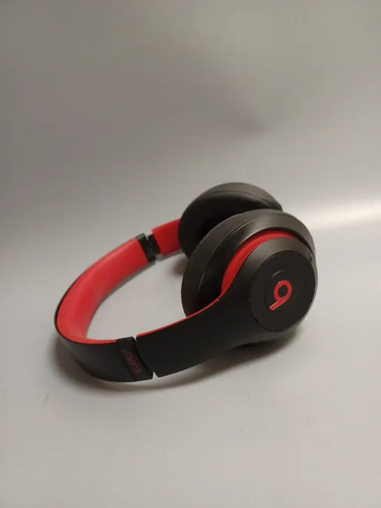 BEATS STUDIO 3 WIRELESS HEADPHONES 