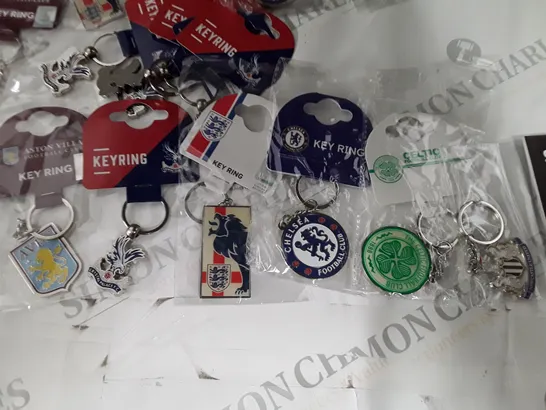 LOT OF APPROXIMATELY 30 ASSORTED FOOTBALL THEMED KEYRINGS