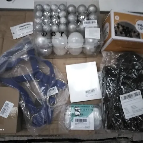 PALLET OF ASSORTED ITEMS INCLUDING WREATH LIGHTS, 99 PIECE SILVER BAUBLE SET, OVEN GLOVES, RHINEGOLD NYLON HEADCOVER, AIR PURIFIER, BABY NAVAL ASPIRATOR