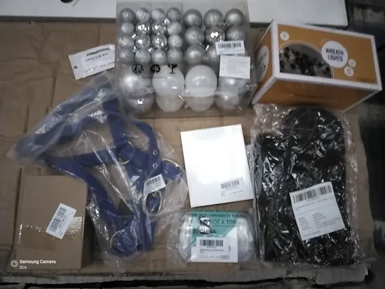 PALLET OF ASSORTED ITEMS INCLUDING WREATH LIGHTS, 99 PIECE SILVER BAUBLE SET, OVEN GLOVES, RHINEGOLD NYLON HEADCOVER, AIR PURIFIER, BABY NAVAL ASPIRATOR