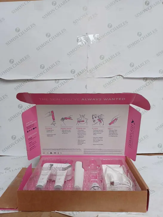 DERMAFLASH LUXE FACIAL EXFOLIATION & SKIN RENEWAL SYSTEM WITH REPLENISHMENT KIT