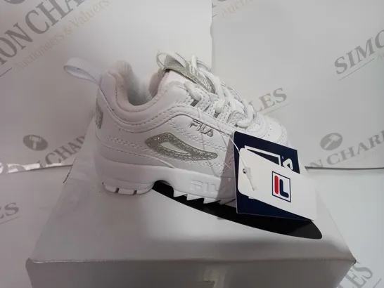 BOXED PAIR OF KIDS FILA TRAINERS SIZE 4INF