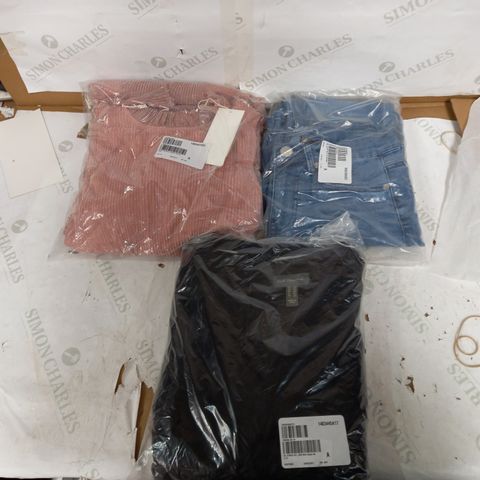 BOX OF APPROXIMATELY 18 DESIGNER CLOTHING ITEMS TO INCLUDE RUTH LANGFORD BLACK DRESS SIZE 16, DG2 WASHED JEANS SIZE 10, DERPHY METALLIC PINK DRESS SIZE 12 ETC