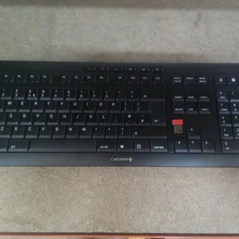 BOXED CHERRY STREAM WIRELESS KEYBOARD 