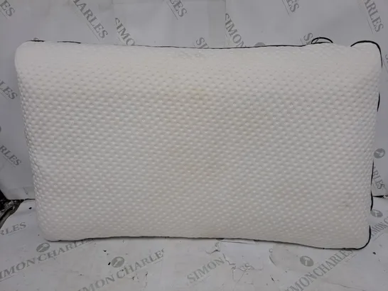 EMMA PREMIUM PILLOW IN WHITE