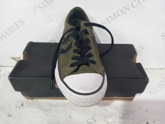 BOXED PAIR OF CONVERSE KIDS SHOES IN MOSS GREEN UK SIZE 12