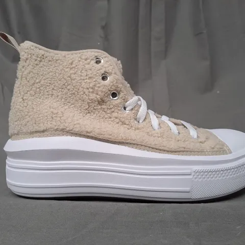 BOXED PAIR OF CONVERSE ALL STAR PLATFORM SHOES IN BEACH STONE/WHITE UK SIZE 5