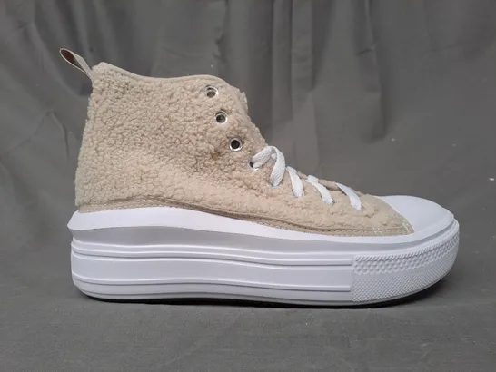 BOXED PAIR OF CONVERSE ALL STAR PLATFORM SHOES IN BEACH STONE/WHITE UK SIZE 5