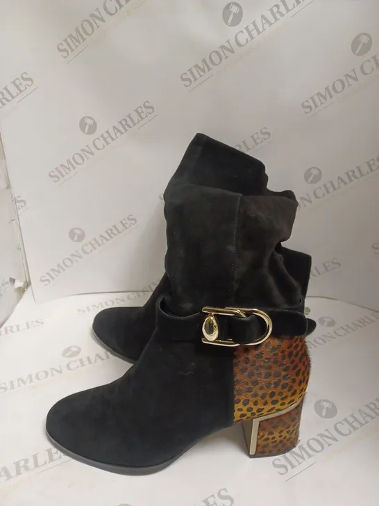 TANCI KNEE BOOT IN BLACK SUEDE AND LEOPARD PRINT - SIZE EU 41 