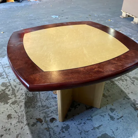 WOODEN COFFEE TABLE 