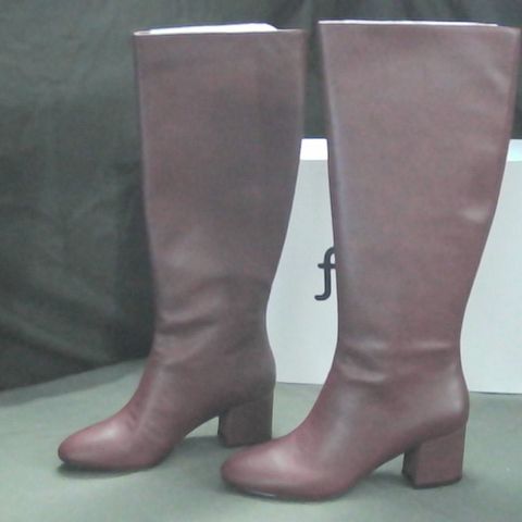 FIND BURGUNDY RED KNEE HIGH BOOTS UK SIZE 7/7.5 