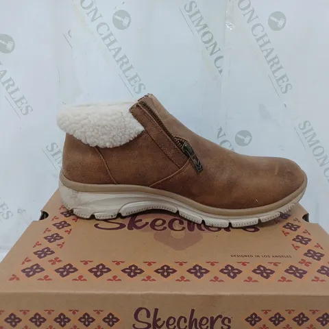BOXED PAIR OF SKECHERS EASY GOING WATER RESISTANT BOOTS IN CHESTNUT SIZE 8