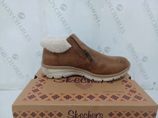 BOXED PAIR OF SKECHERS EASY GOING WATER RESISTANT BOOTS IN CHESTNUT SIZE 8