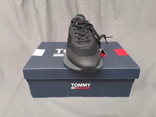 BOXED PAIR OF TOMMY JEANS SHOES IN BLACK UK SIZE 9