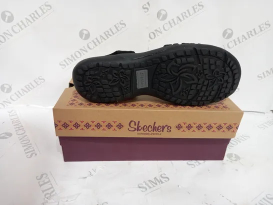 BOXED SKECHERS VEGAN OPEN TOE SANDALS SIZE 7