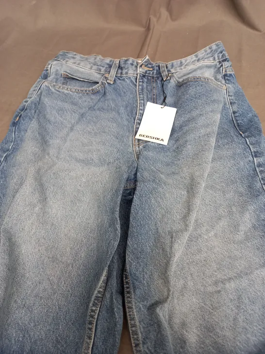 BERSHKA BAGGY JEAN SHORTS - EUR 38