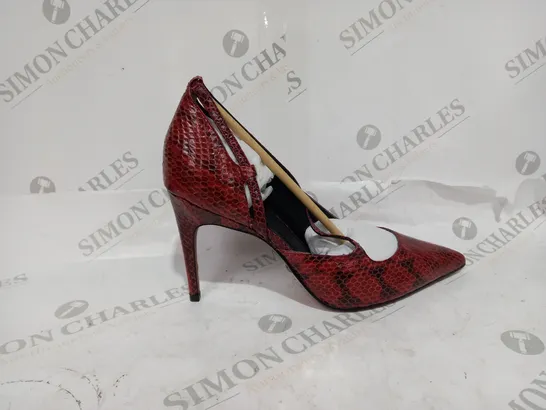 BOXED REISS GENIVEVE BURNT ORANGE HEELS - SIZE 6