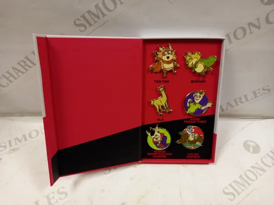 BOX OF APPROXIMATELY 100 SUPEREPIC CHARACTER PIN BADGE SETS - SWITCH 	