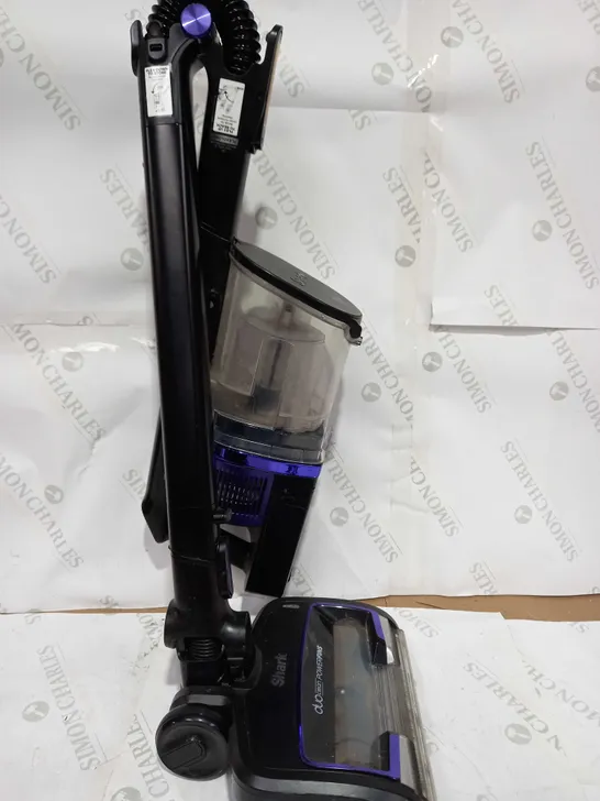 SHARK CORDLESS STICK VACUUM IZ390UKTQ