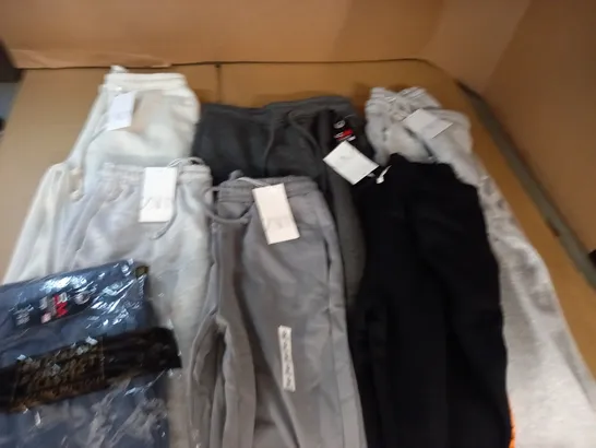 LOT OF 7 ASSORTED PAIRS OF JOGGERS IN VARIOUS SIZES