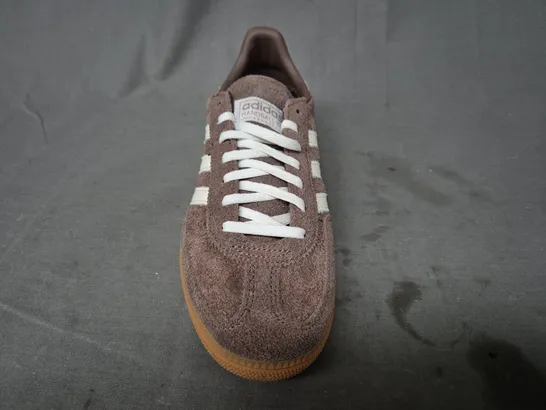 PAIR OF ADIDAS HANDBALL SPEZIAL SHOES IN TAUPE/WHITE UK SIZE 5.5