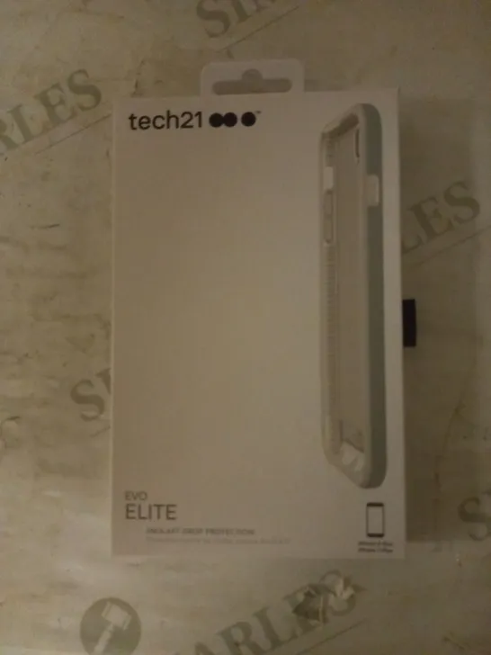 LOT OF 79 BRAND NEW TECH21 EVO ELITE HARDSHELL CASES FOR IPHONE 7/8 PLUS - SILVER