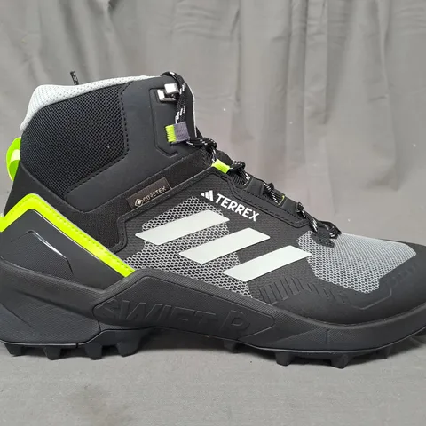 BOXED PAIR OF ADIDAS TERREX SWIFT R3 MID GTX SHOES IN BLACK/GREY/GREEN UK SIZE 11