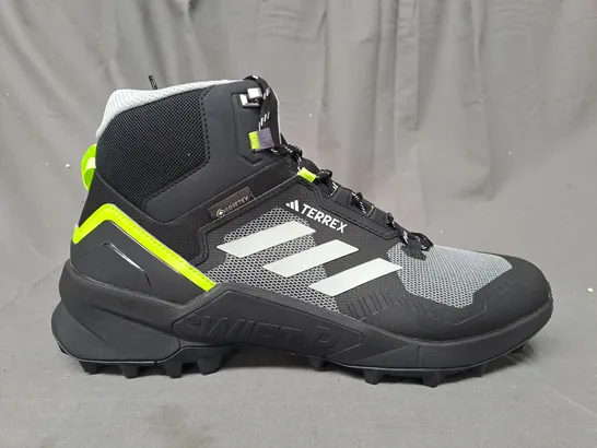 BOXED PAIR OF ADIDAS TERREX SWIFT R3 MID GTX SHOES IN BLACK/GREY/GREEN UK SIZE 11