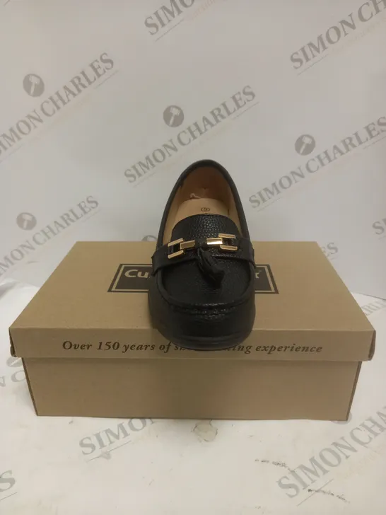 BOXED PAIR OF CUSHION WALK LOAFERS IN BLACK - 5