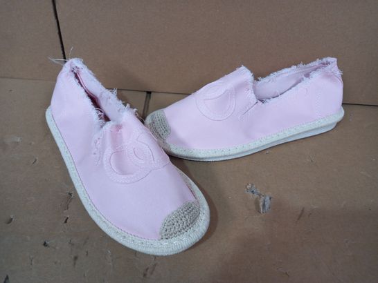 BOXED PAIR OF DESIGNER SLIP ON FOOTWEAR IN PINK EU SIZE 37