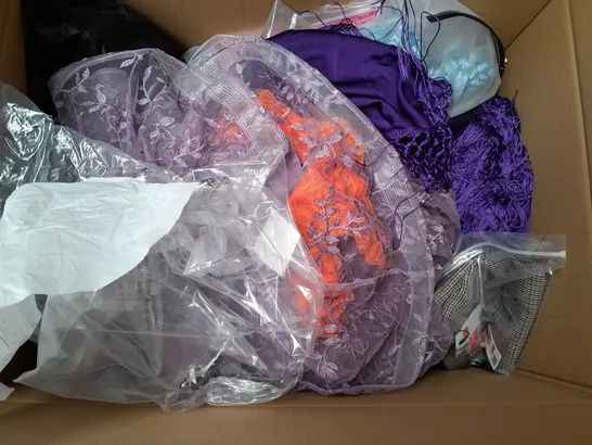 BOX OF APPROXIMATELY 25 ASSORTED CLOTHING ITEMS TO INCLUDE - HAT , T-SHIRT , BIKINI PANTS ETC