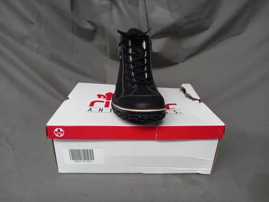 BOXED PAIR OF RIEKER WATER RESISTANT BOOTS IN BLACK SIZE 6.5