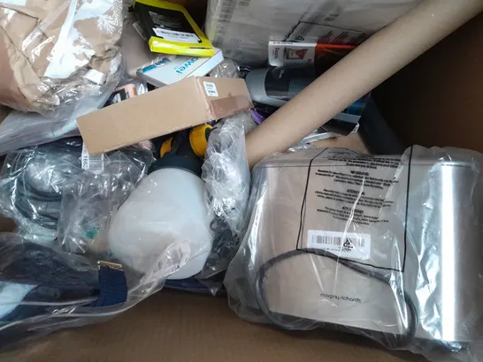 BOX OF APPROXIMATELY 10 ASSORTED HOUSEHOLD ITEMS TO INCLUDE DVD PLAYER, MAKE-UP RING LIGHT, ETC - COLLECTION ONLY