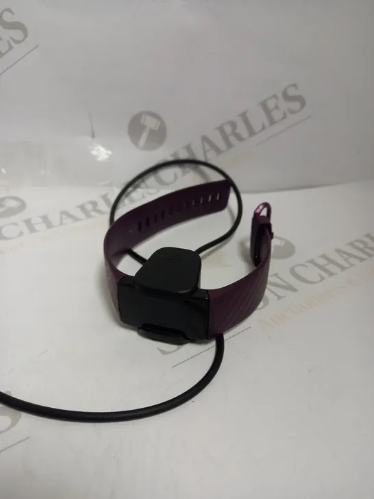 FITBIT SPORTS FITNESS TRACKER WATCH & CHARGING UNIT 