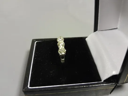 18CT WHITE GOLD FIVE STONE HALF ETERNITY RING SET WITH NATURAL DIAMOND WEIGHING +-1.53CT