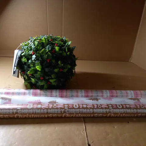 BOX OF APPROX 6 CHRISTMAS ITEMS TO INCLUDE ASSORTED WRAPPING PAPER AND ARTIFICIAL HOLLY HANGING BASKET